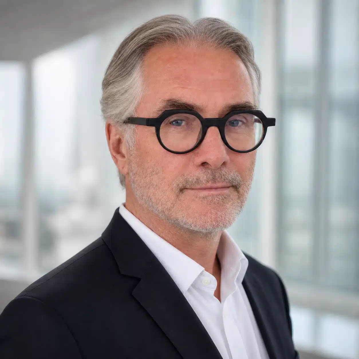 Yannick Tenne : ancien inspecteur général, expert en pilotage institutionnel et préparation aux concours d'encadrement